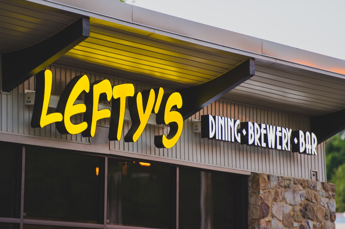 Lefty's